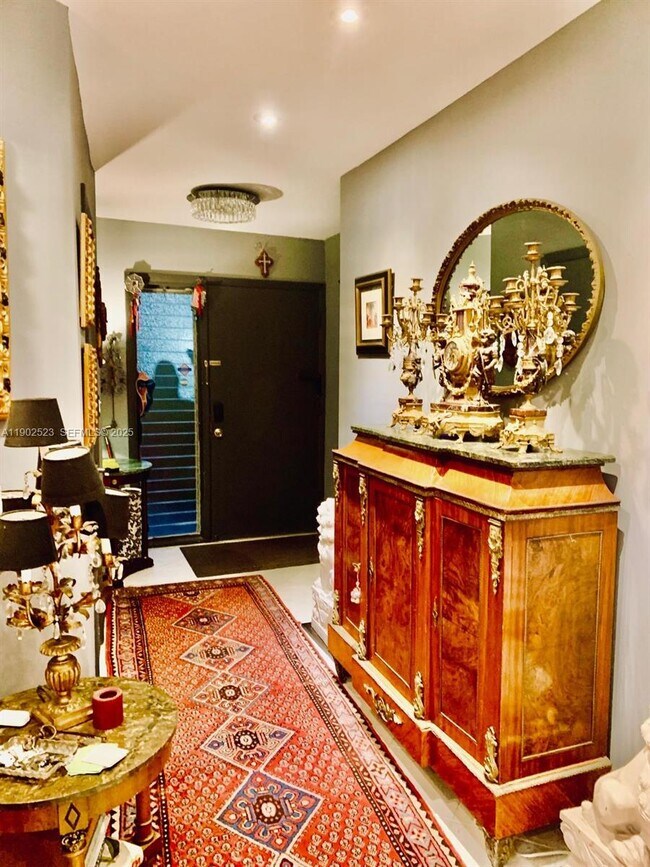 Building Photo - 877 NE 195th St