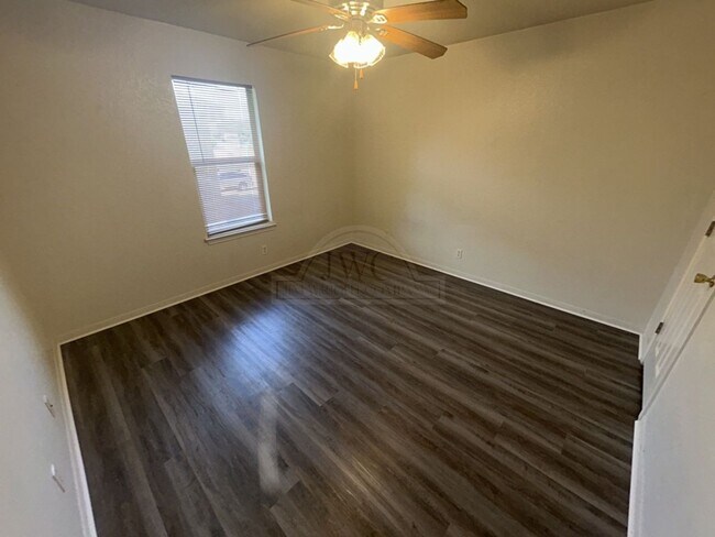 Building Photo - ***2-Weeks Free Rent***1011 Industrial Ave, Copperas Cove