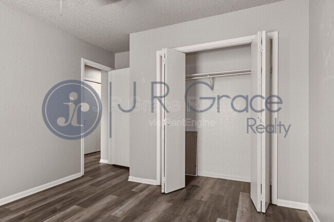 Building Photo - 1304 Chapel Creek Rd