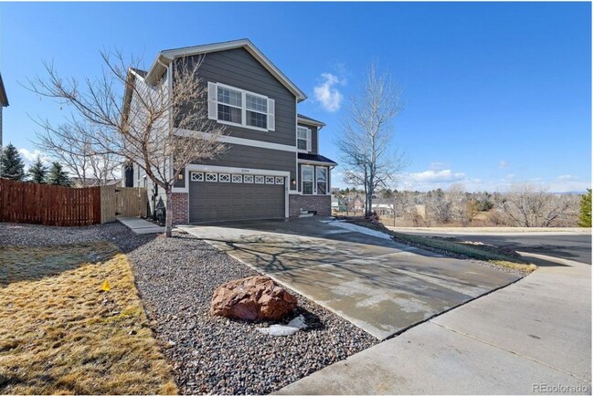 Building Photo - Beautiful 2-Story Home In Hidden River. Finished Basement. Turfed Backyard.