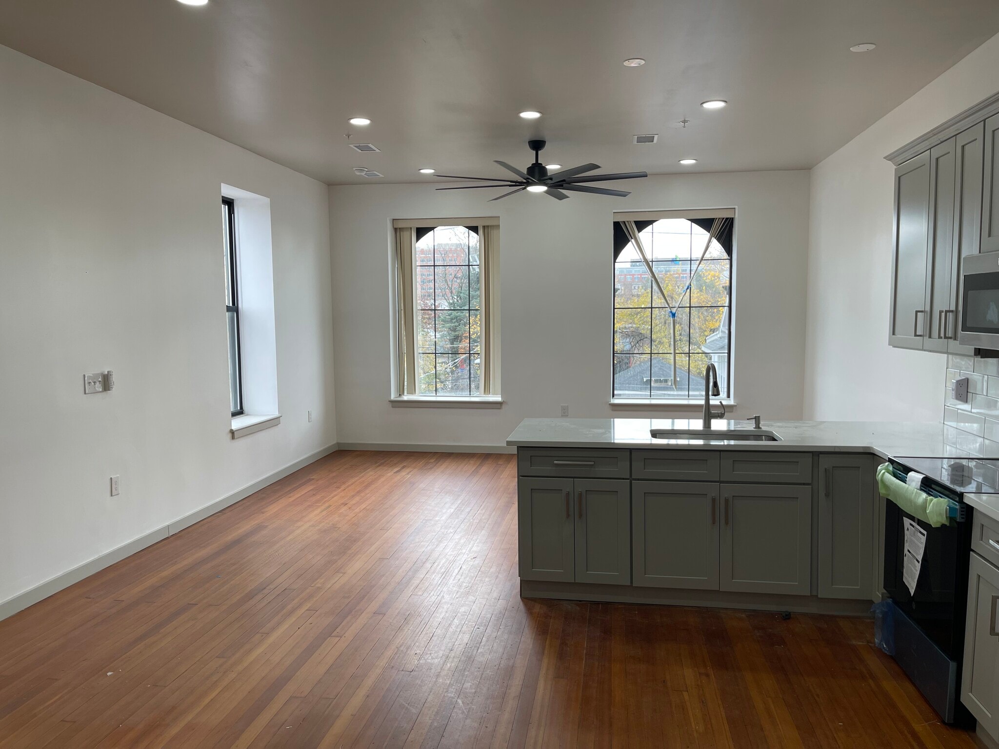 Building Photo - 711 Chew St