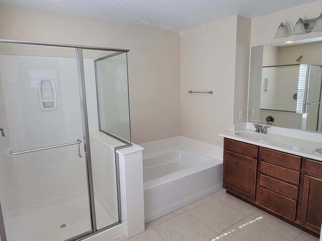 Building Photo - 3001 Camino Sereno Ave