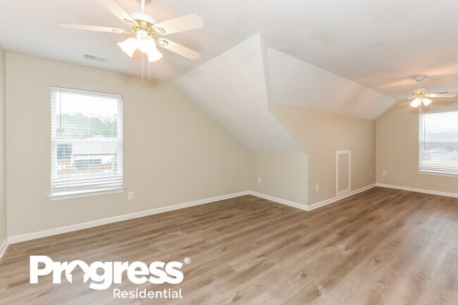 Building Photo - 511 Trousseau Ln