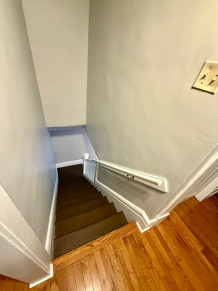 Building Photo - 325 Clinton St