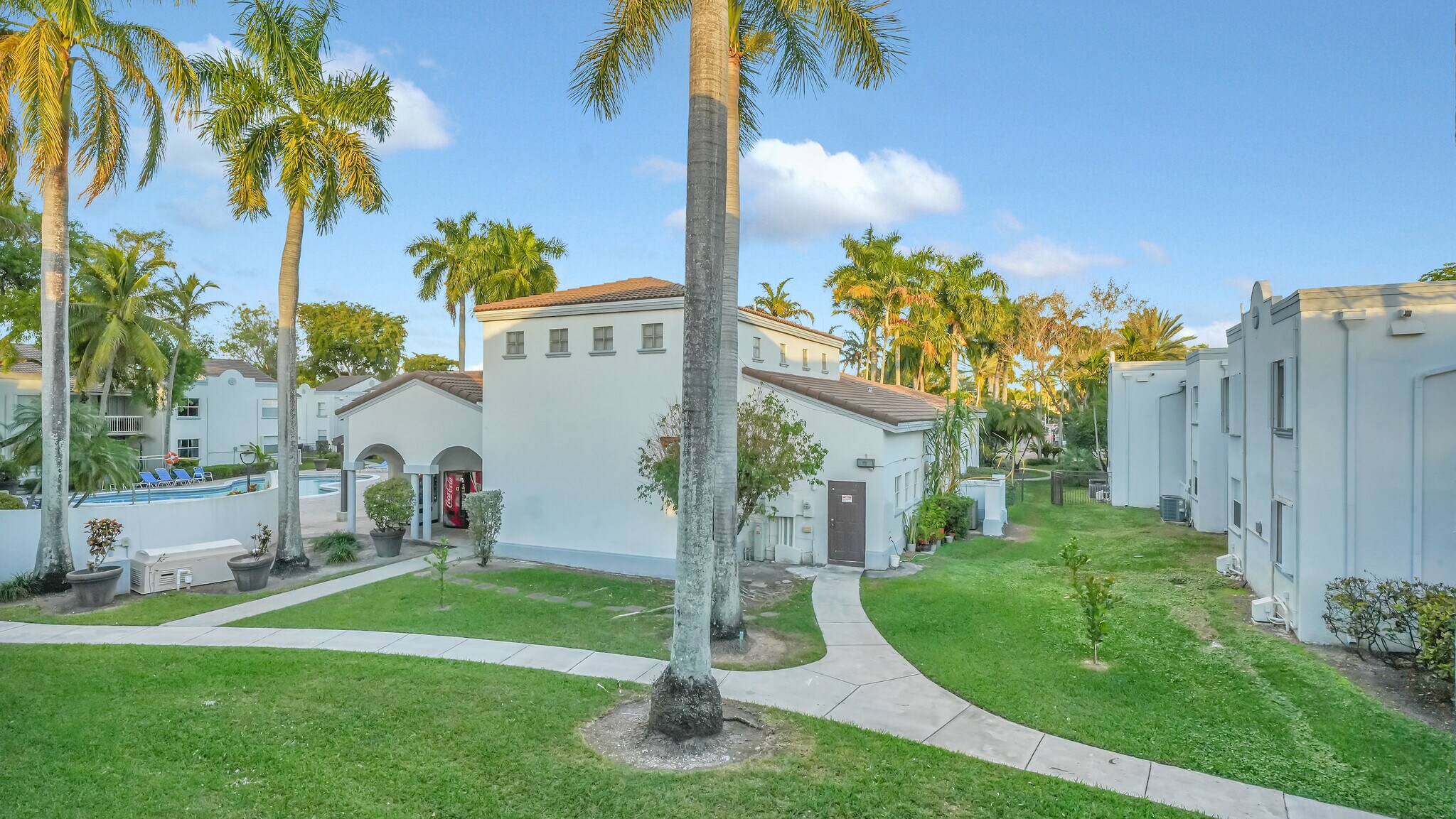 Building Photo - 4635 NW 97th Pl