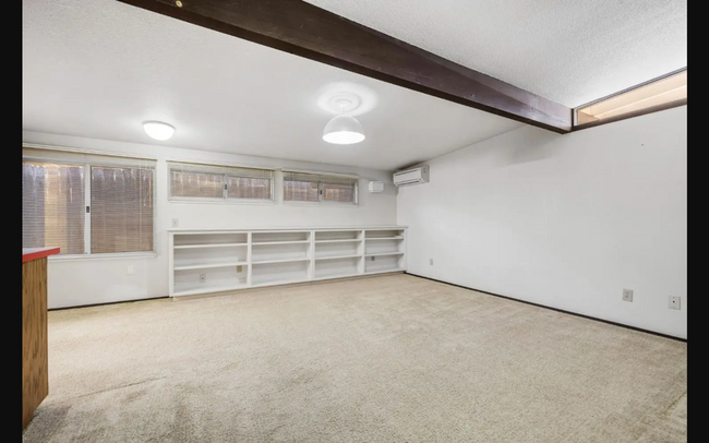 Building Photo - Sprawling 7 bedroom home available for sum...