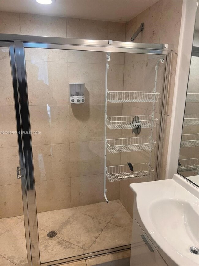 Building Photo - 475 Brickell Ave