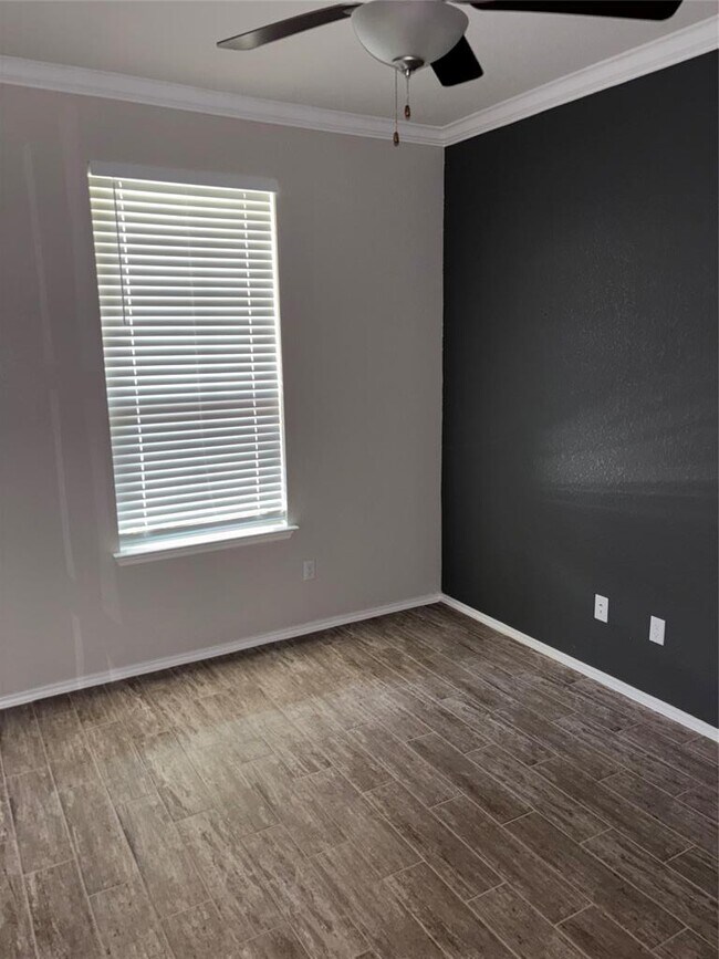 Building Photo - 1101 Cliffbrake Wy