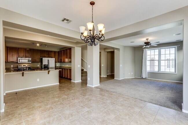 Building Photo - 860 S Adam Way