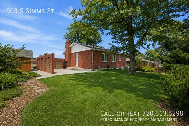 Building Photo - 903 S Simms St