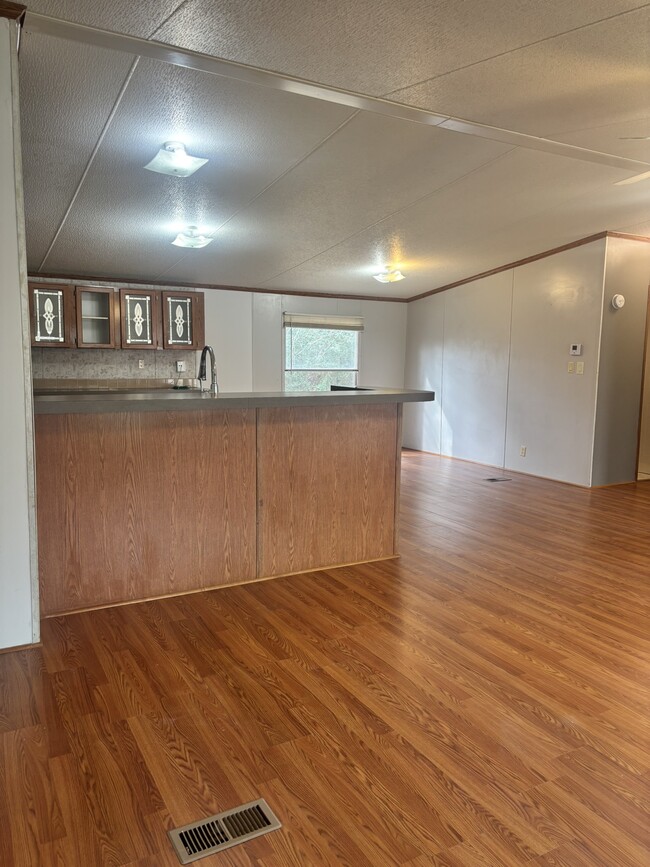 Building Photo - 54 Erin Dr