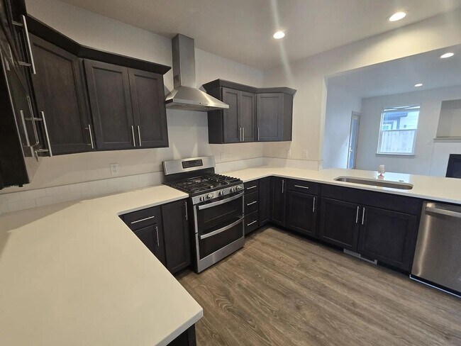 Building Photo - YECK-683