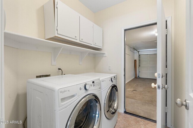 Building Photo - 7910 W Adobe Dr