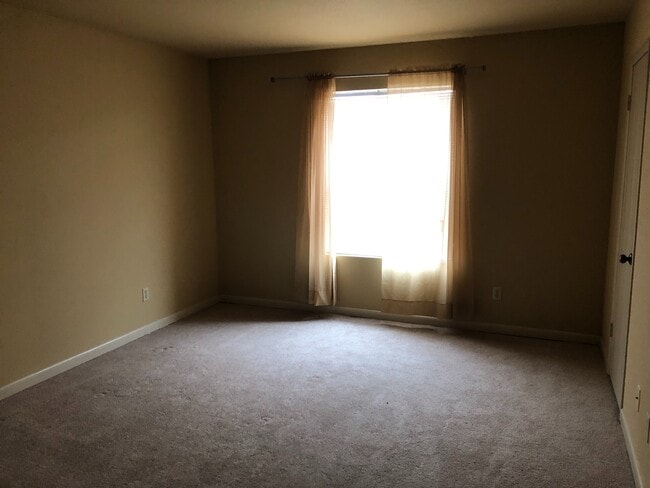 Building Photo - College Station, 1 bedroom / 1 bath condo - Cripple Creek Condos