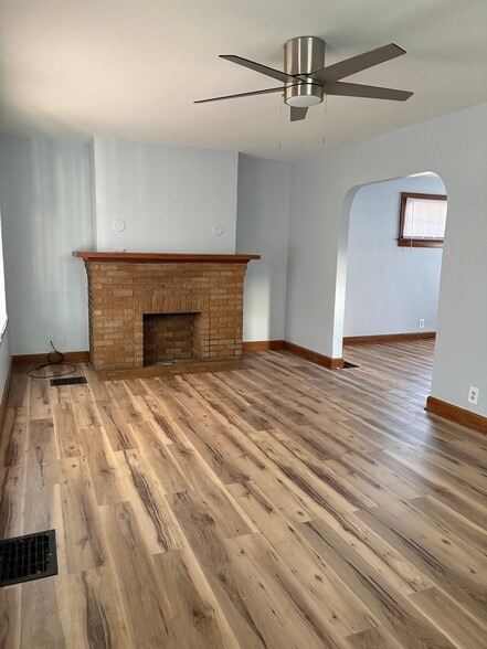 Building Photo - 1410 E Blake Ave