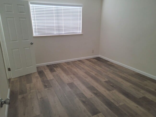 Building Photo - House for Rent!