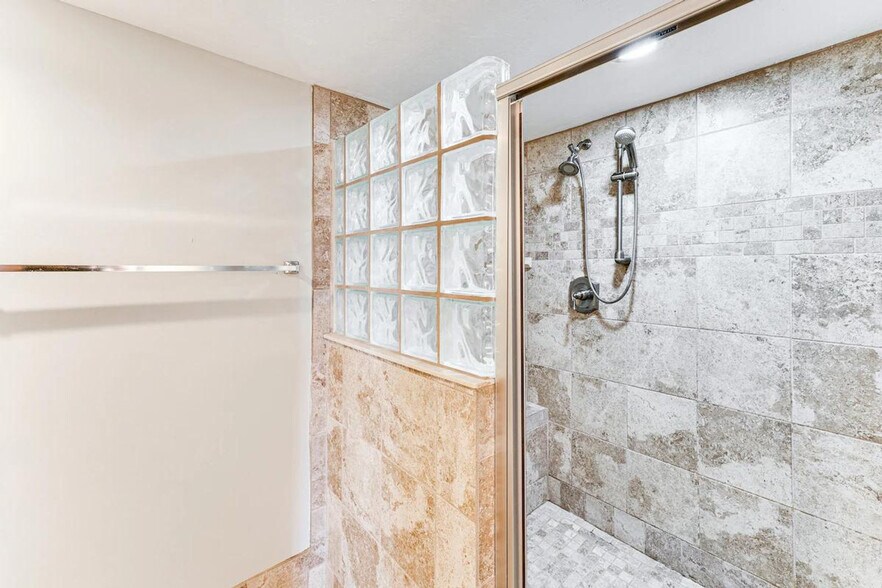 Building Photo - 3855 S Atlantic Ave