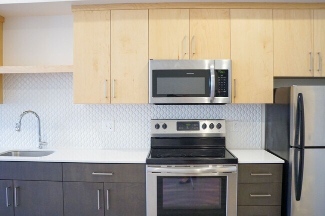 Building Photo - Modern & Spacious 1 Bedroom + Office with ...