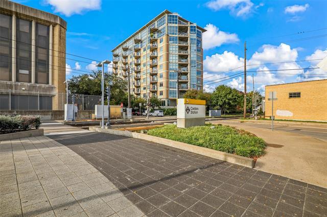 Building Photo - 1001 Belleview St