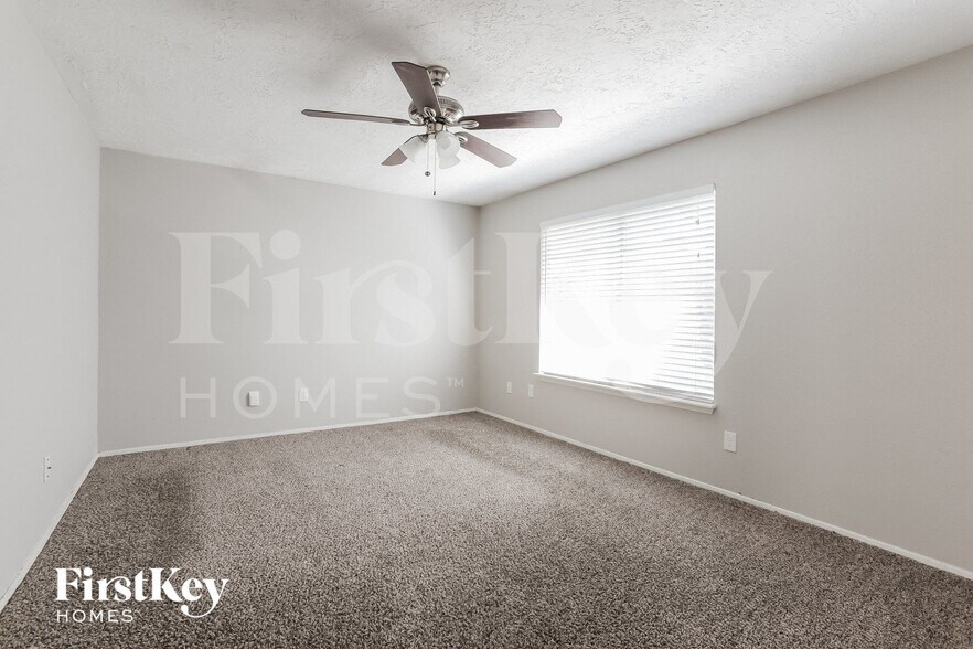 Building Photo - 22403 Ivygate Dr