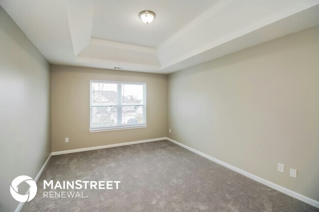 Building Photo - 561 Vaughan Dr