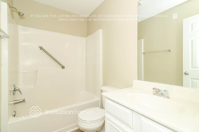 Building Photo - 4968 Locherby Dr