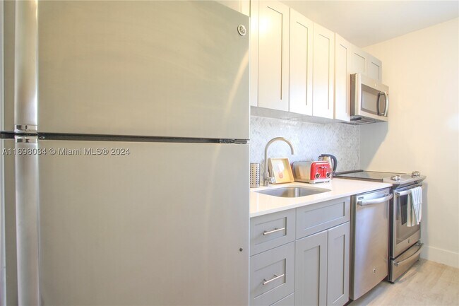 Building Photo - 6238 SW 59th St