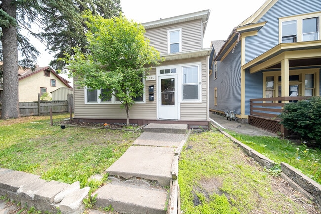 Primary Photo - 1084 Sims Ave
