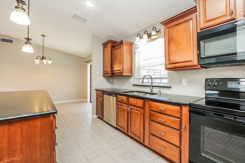 Building Photo - 971 Winsome Rd