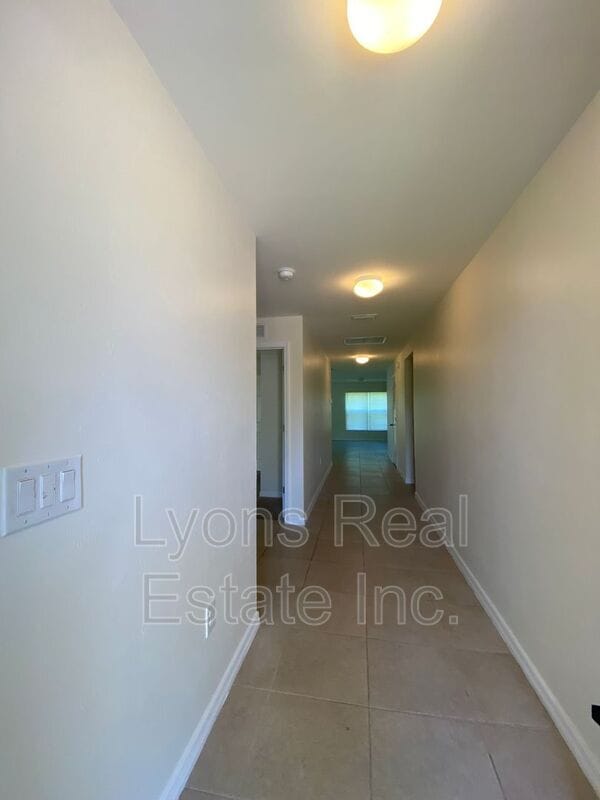 Building Photo - 5521 Gillot Blvd