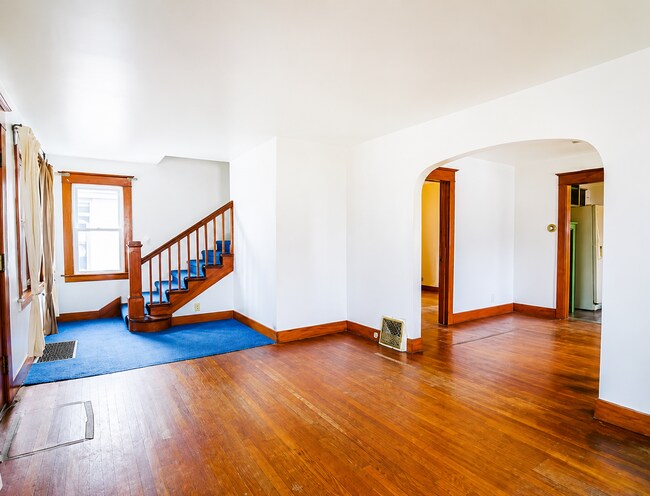 Building Photo - 1543 Maine St
