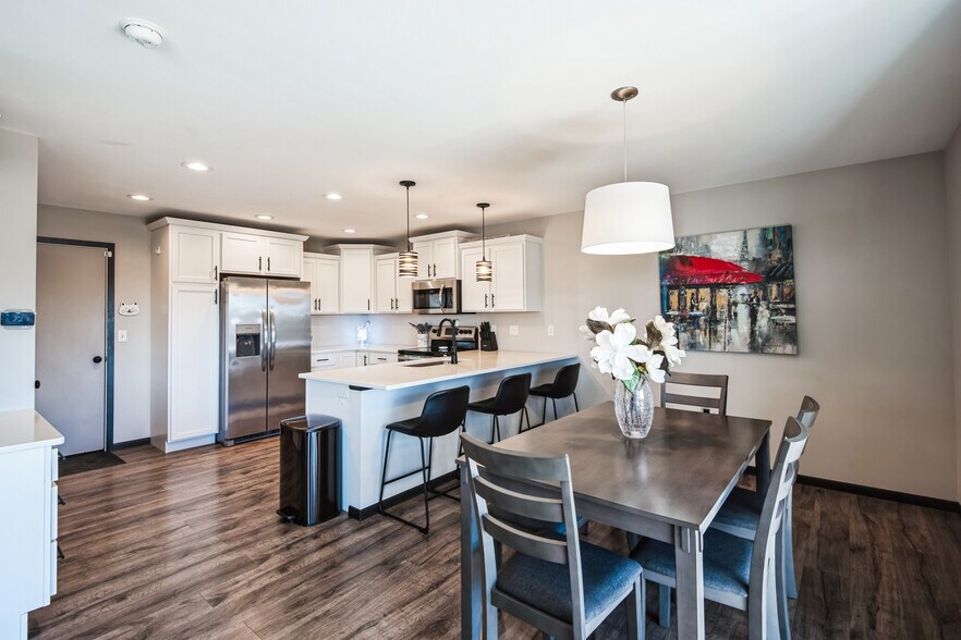 Building Photo - 402 Dawson Dr