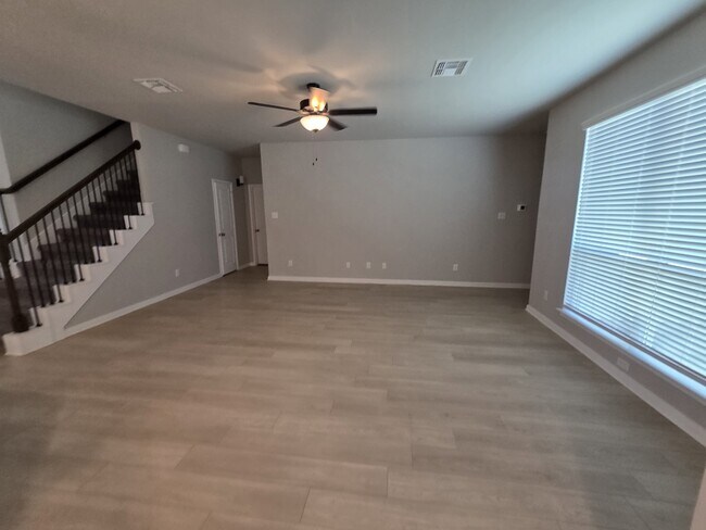 Building Photo - 10001 Kensley Rose Dr