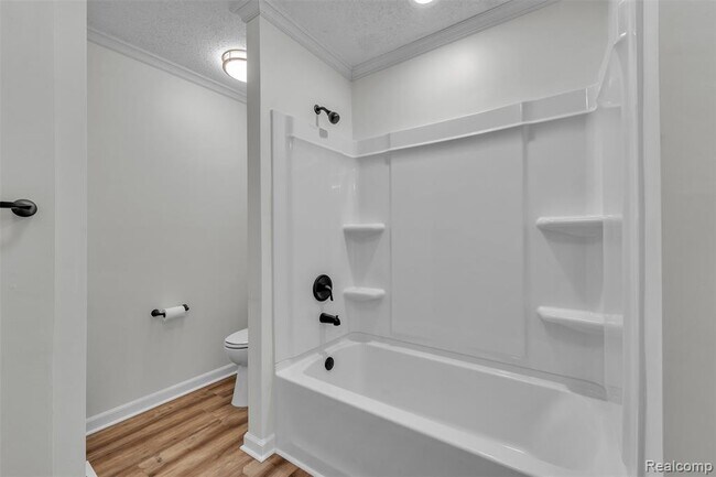 Building Photo - 8165 Leonard Dr