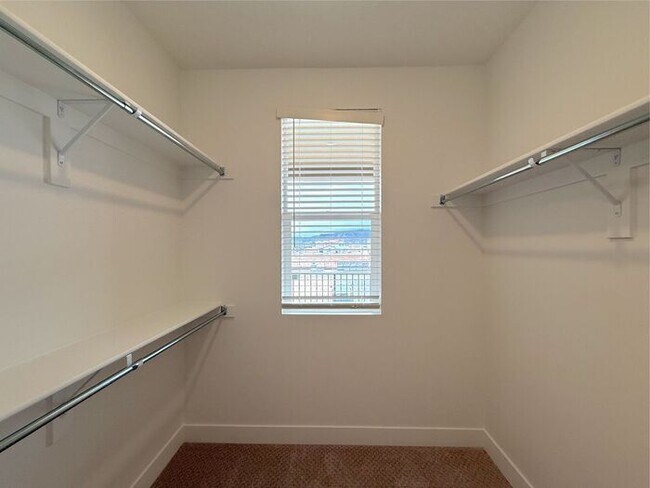 Building Photo - Desert Color Condo 2 bd, 2 bt, 1 Car Garage