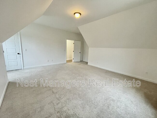 Building Photo - 3037 Eaglecrest Ln