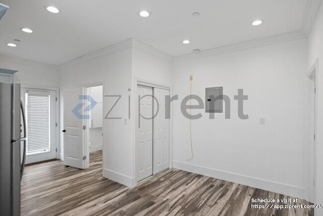 Building Photo - 24518 Karina St