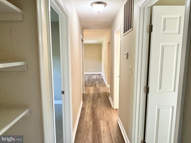 Building Photo - 2 Kelly Ct