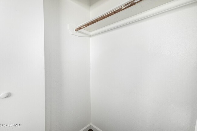Building Photo - 803 N Park Ave