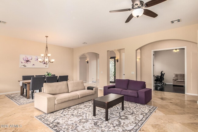 Building Photo - 423 E Mead Dr