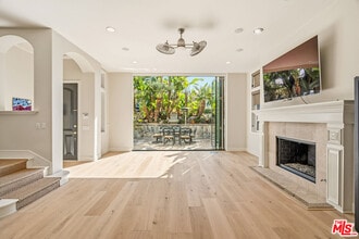 Building Photo - 707 Jasmine Ave