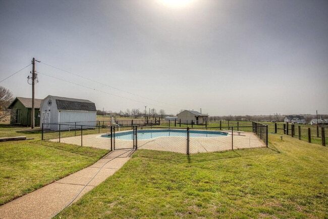 Building Photo - Updated 3 Bedroom Home with a Barn on 2.5 Acres!