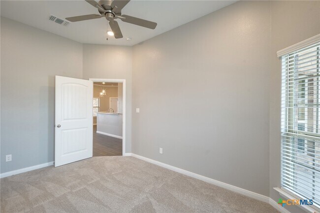 Building Photo - 8402 Platinum Dr