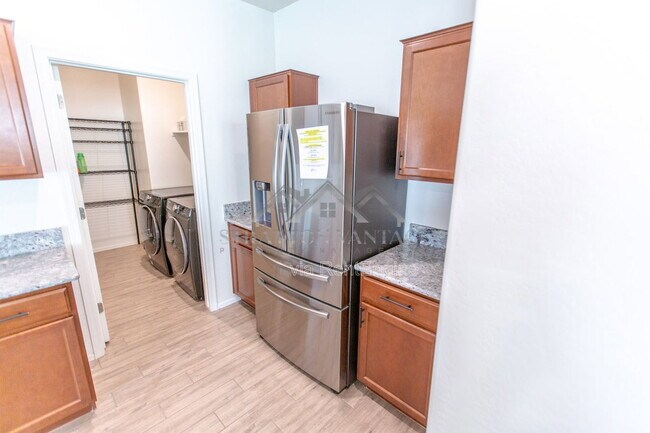 Building Photo - 15427 W Windward Ave