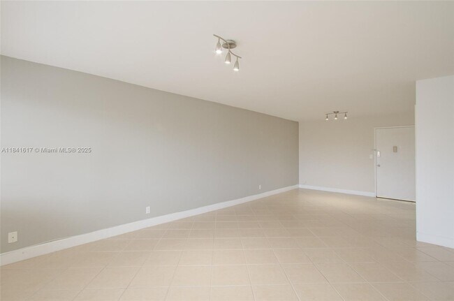 Building Photo - 401 Golden Isles Dr