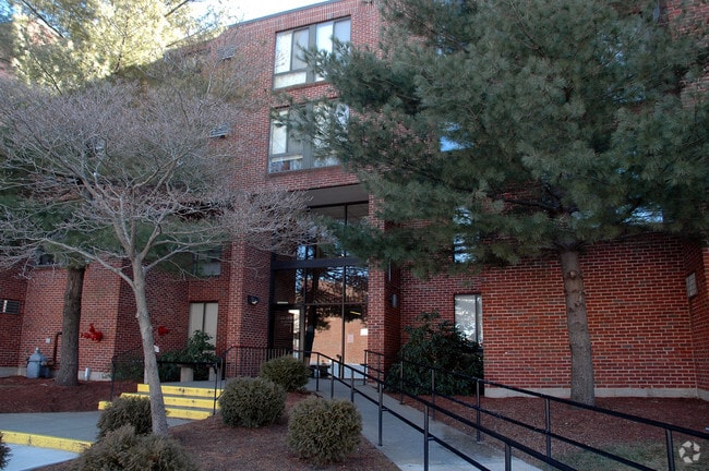 Building Photo - 140 Humboldt Ave