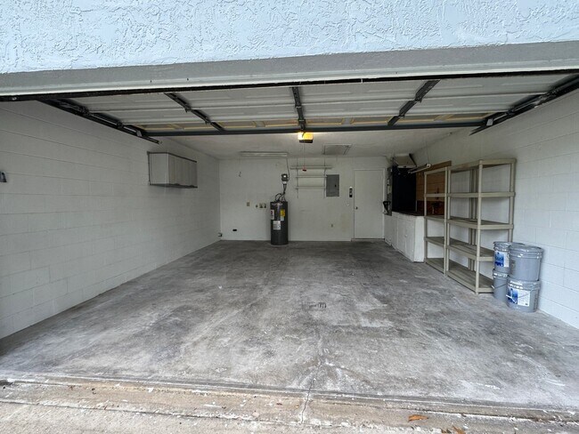 Building Photo - Meadow Woods Pool Home