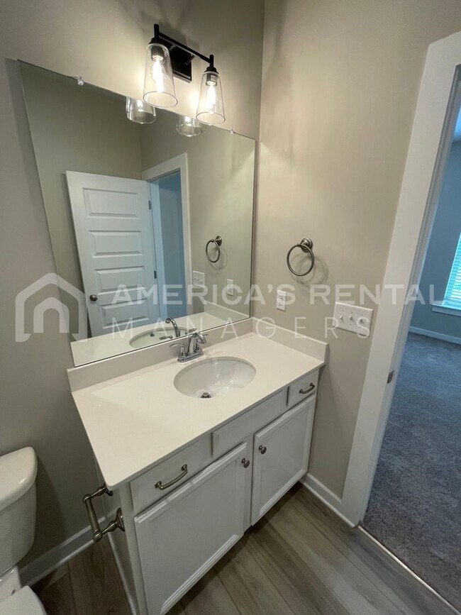 Building Photo - DEPOSIT PENDING!!! Home for Rent in Eastab...