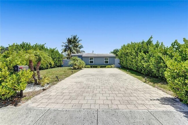 Building Photo - 1732 NE 173rd St