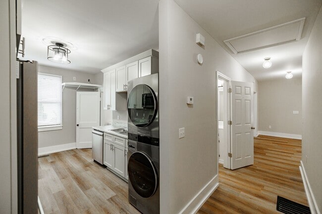 Building Photo - 185 Bloomfield St